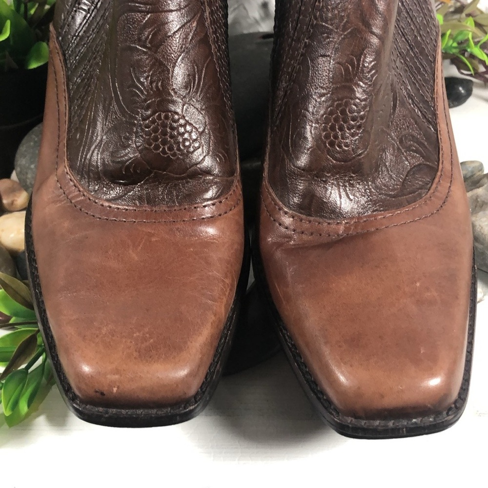 Antonio Mernio Ankle Heeled Bootie Embossed Tooled Leather Bendable Size 9 Boot - Picture 15 of 16